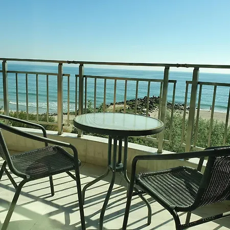 Seaview Apartment *